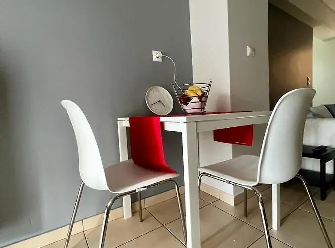 Chrystall\'S Athens Home