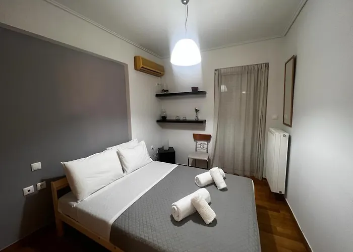 Chrystall\'S Athens Home